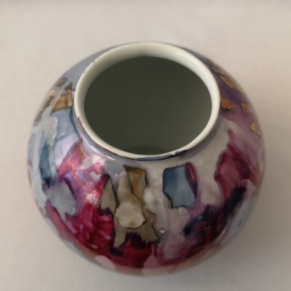 Gorgeous Squat Ceremic Bowl / Vase with Drip Glaze with Purple, Pink, Blue, Gold - Picture 4 of 5